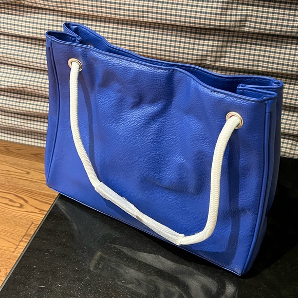 Leather Summer Shoulder Bag - Picture 4 of 4